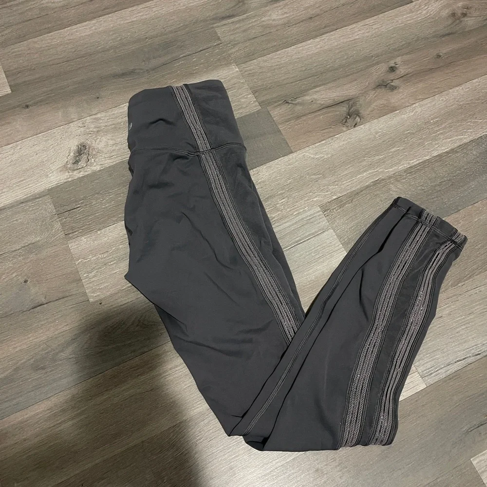 lululemon athletica excellent preowned